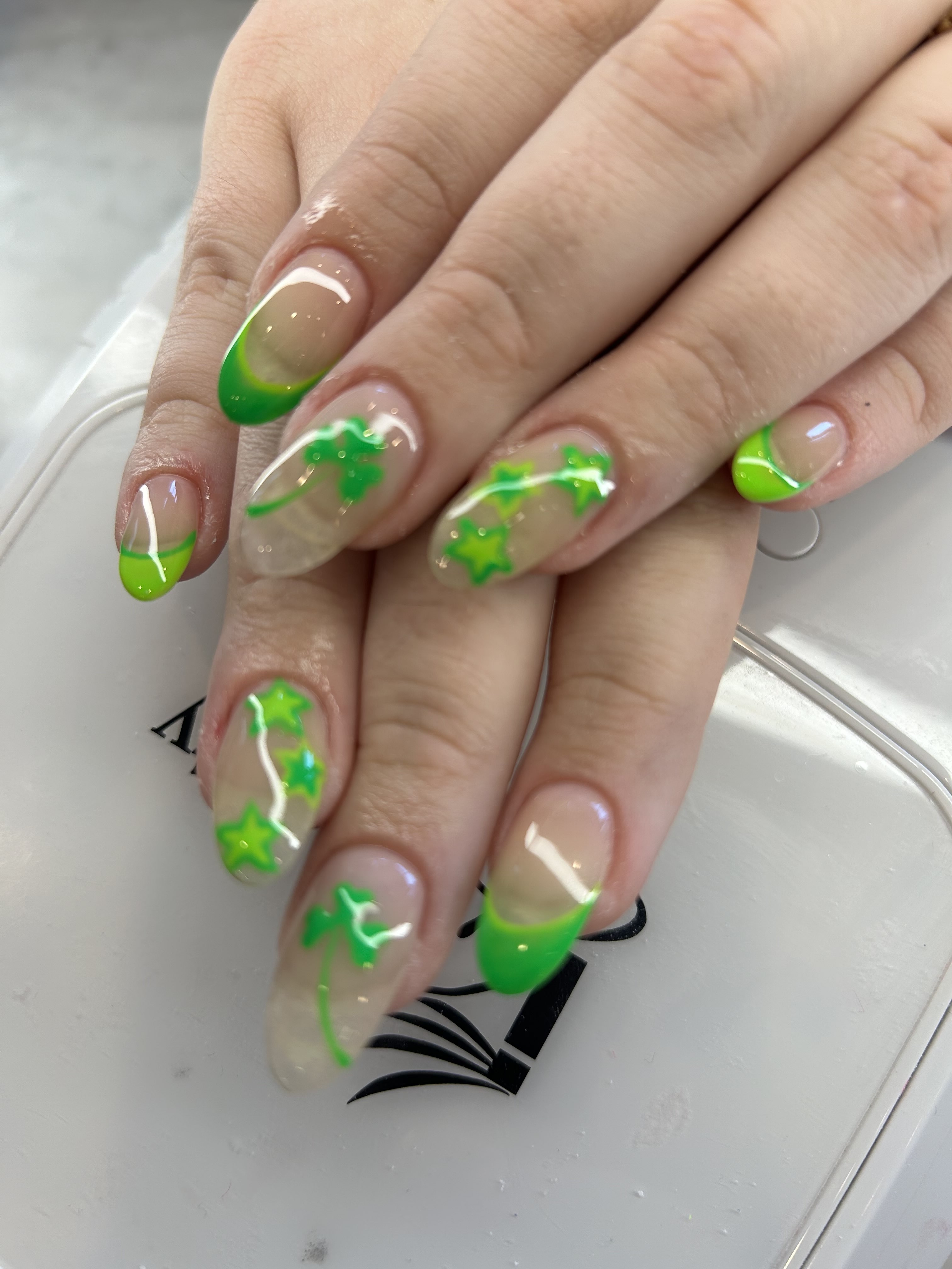 Green Saint Patricks Day Star Holiday Design Nails